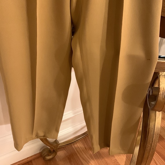 Cropped high waist retro pleated silk pants . Will fit size 6 very nicely - Picture 3 of 4